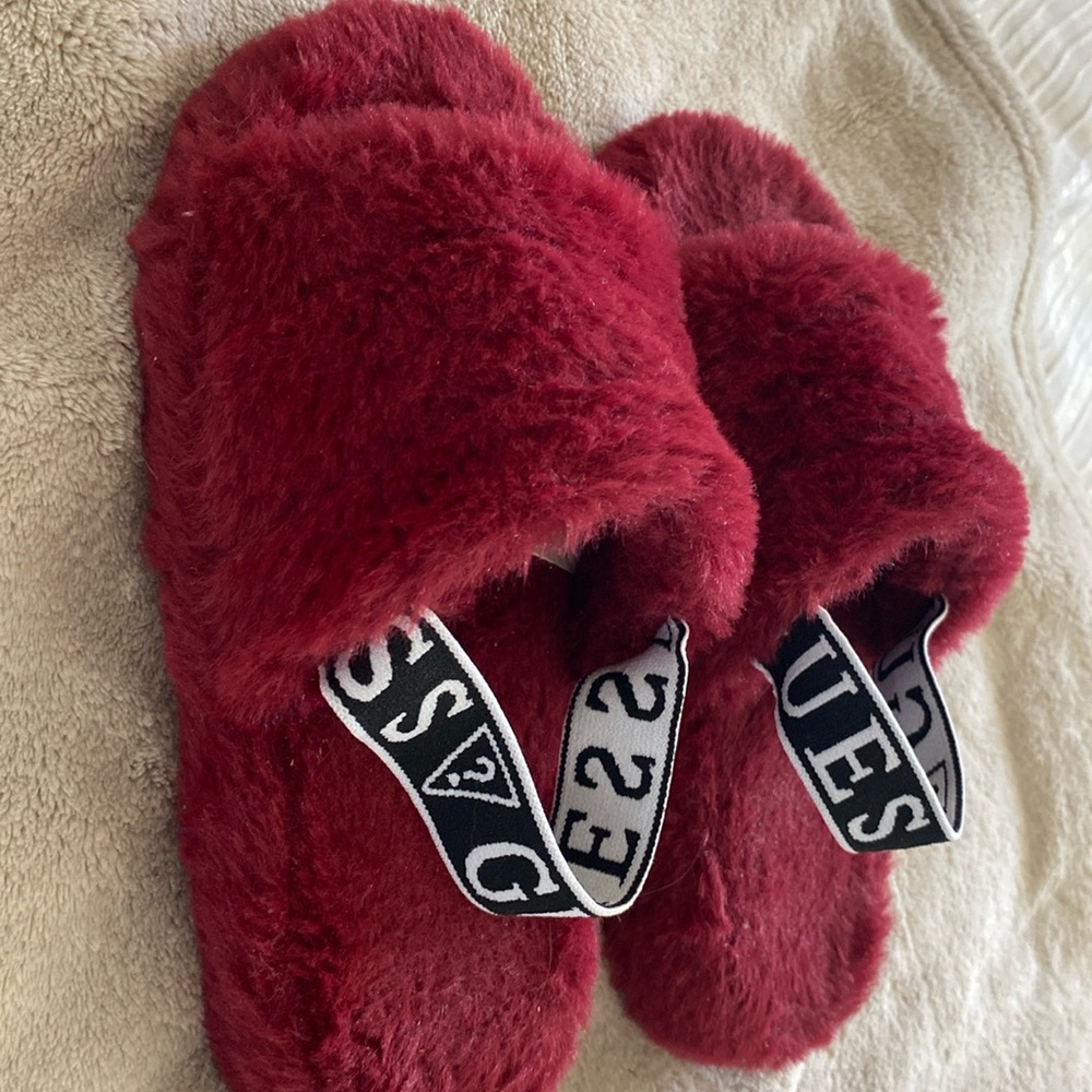 Velvet GUESS slippers with strap
